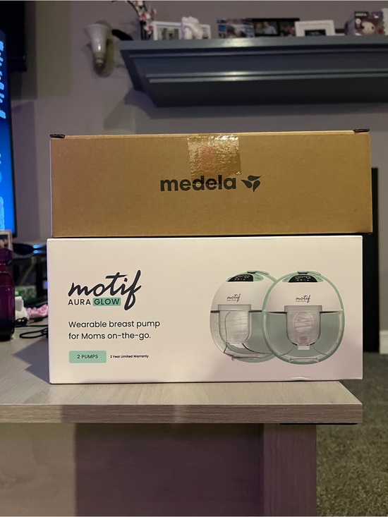 Motif Accessories - Motif Aura Glow Hands-Free Breast Pump AND 200ct Breast Milk Storage Bags NEW